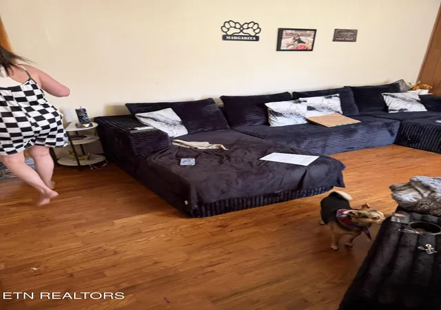 Photo 3 of Sale Pending at 8716 Gleason Dr #0, Knoxville, TN 37923 | MLS# 1352107 | Listing updated on 2026-08-21