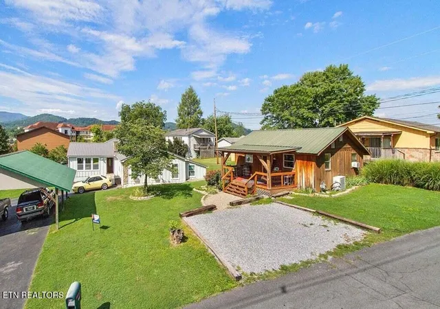 3rd image of 3310 Winston St, Pigeon Forge, TN 37863 | MLS# 1352377