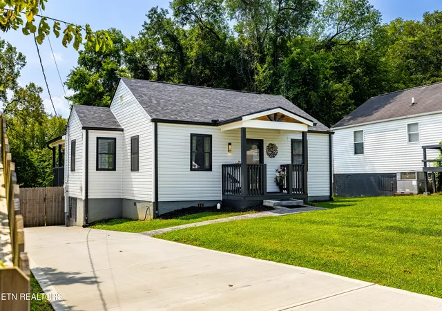 1st image of 2032 Seminole Ave, Knoxville, TN 37915 | MLS# 1352126