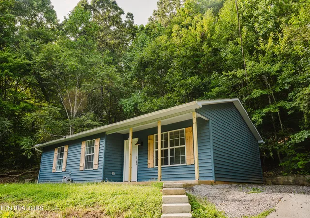 1st image of 146 Park Pl, Harriman, TN 37748 | MLS# 1352142