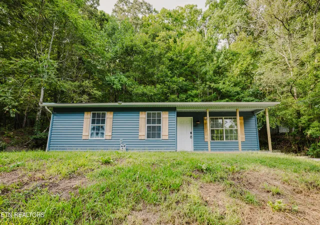 2nd image of 146 Park Pl, Harriman, TN 37748 | MLS# 1352142