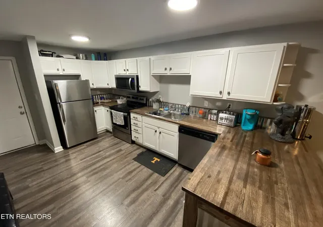 Listing Photo 4 - Condo for sale in building located at 414 Sir Keegan Wy, Knoxville, TN 37916