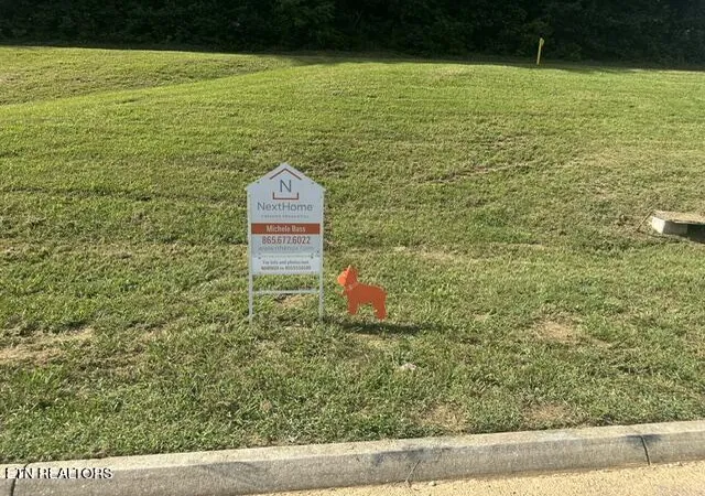 Photo 3 of Sale Pending at 431 Laurel Ridge Ln, Knoxville, TN 37922 | MLS# 1352137 | Listing updated on 2026-09-14