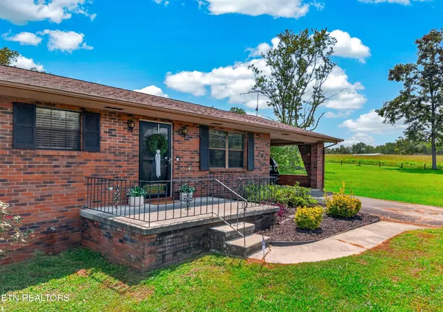 3rd image of 2082 Hwy 25-70 E, Dandridge, TN 37725 | MLS# 1352462