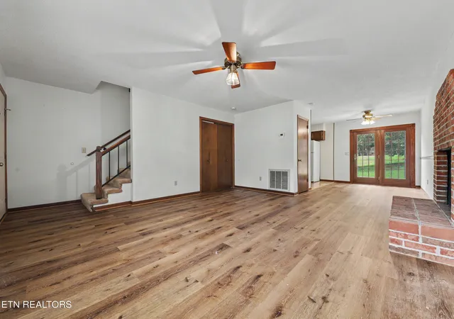 Photo 3 of Sale Pending at 4 Eleven Ests Dr, Lenoir City, TN 37772 | MLS# 1352154 | Listing updated on 2026-09-13