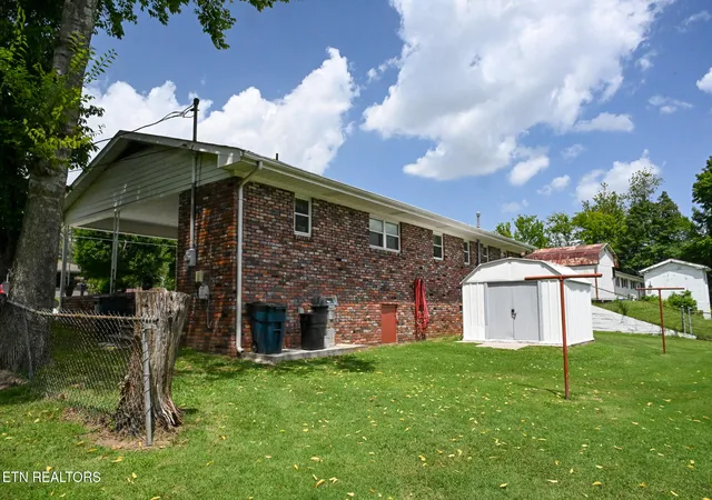 4th image of 220 Pinedale St, Maryville, TN 37801 | MLS# 1352153