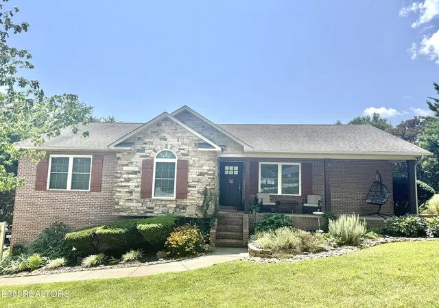 1st image of 423 Hiddenbrook Ln, Maryville, TN 37804 | MLS# 1352169