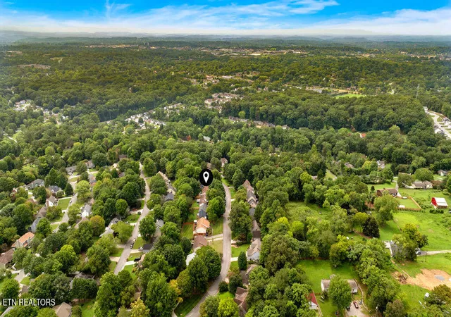 Photo 3 of Sale Pending at 7736 Christin Lee Cir, Knoxville, TN 37931 | MLS# 1352192 | Listing updated on 2026-08-20