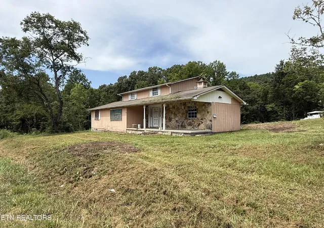 Photo 1 of Single family home for sale at 4915 E Raccoon Valley Dr, Knoxville, TN 37938 | MLS# 1352163 | Listing updated on 2026-09-08