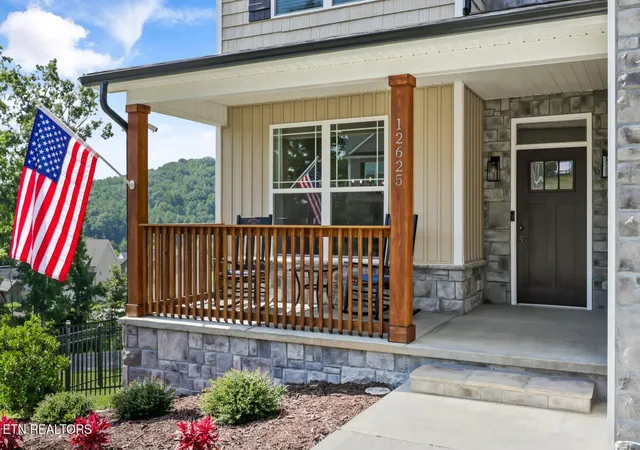 Photo 3 of Sale Pending at 12625 Myrtle Ridge Ln, Knoxville, TN 37932 | MLS# 1352175 | Listing updated on 2026-09-09