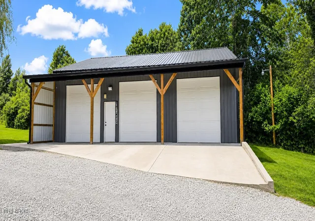 1st image of 120 Bond Cir, Oneida, TN 37841 | MLS# 1352191