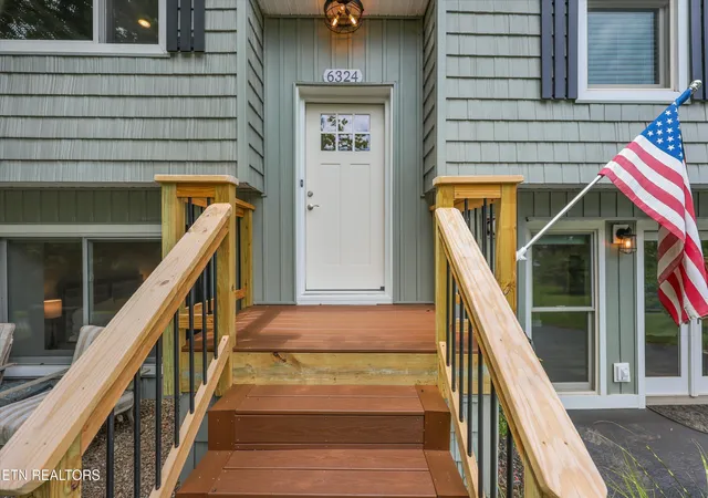 Photo 3 of Sale Pending at 6324 Lilywood Ln, Knoxville, TN 37921 | MLS# 1352547 | Listing updated on 2026-09-09