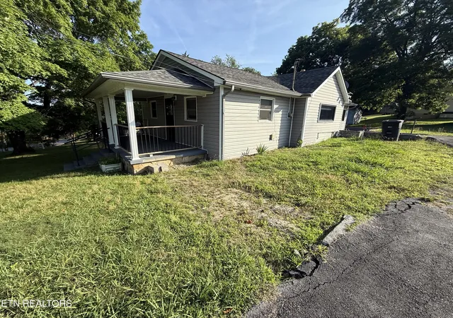 2nd image of 1703 Richardson St, Athens, TN 37303 | MLS# 1352264
