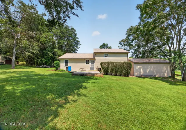 Photo 3 of Single family home for sale at 165 E Whitehall Rd, Cookeville, TN 38501 | MLS# 1352220 | Listing updated on 2026-09-30