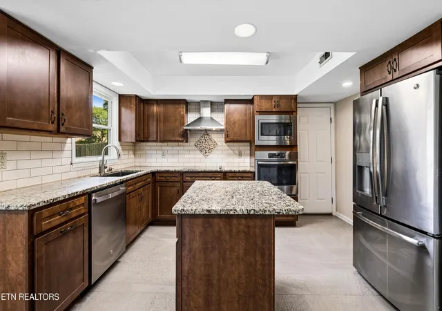 Photo 3 of Sale Pending at 8745 Shoreham Blvd, Knoxville, TN 37922 | MLS# 1352357 | Listing updated on 2026-09-12