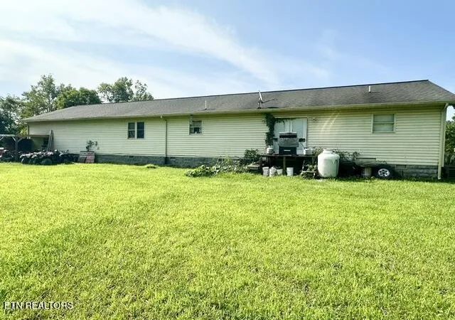 3rd image of 271 Lakin Dr, Clintwood, VA 24228 | MLS# 1352375