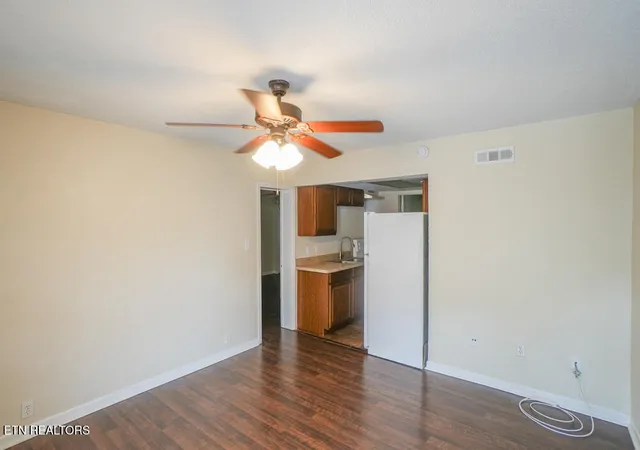2nd image of 526 Rhodwin Ave #526, Maryville, TN 37803 | MLS# 1352301