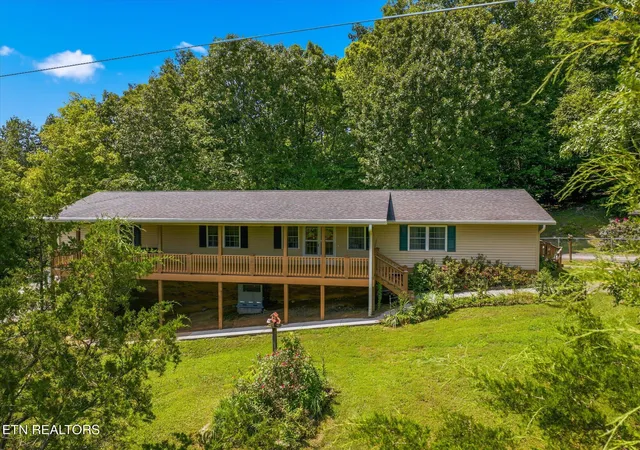 2nd image of 340/342 Bank St, Tellico Plains, TN 37385 | MLS# 1352249