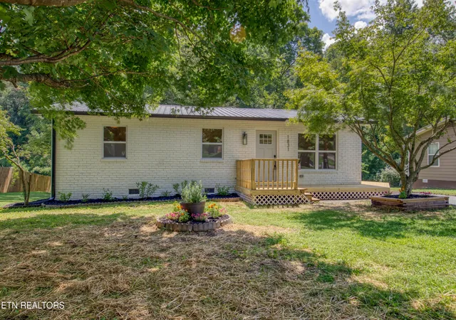 1st image of 1831 Outer Dr, Lenoir City, TN 37771 | MLS# 1352482