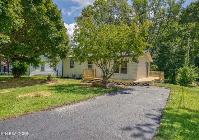 3rd image of 1831 Outer Dr, Lenoir City, TN 37771 | MLS# 1352482