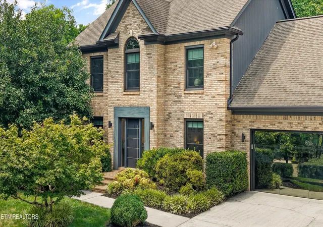 Photo 3 of Single family home for sale at 7305 Lawford Rd, Knoxville, TN 37919 | MLS# 1352399 | Listing updated on 2026-10-08