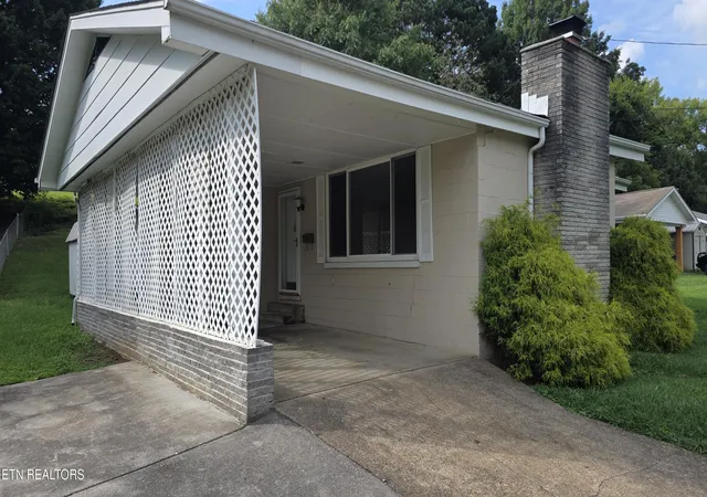 3rd image of 124 S Purdue Ave, Oak Ridge, TN 37830 | MLS# 1352400