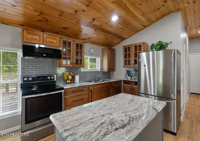 2nd image of 1215 Pine Top St, Lenoir City, TN 37772 | MLS# 1352335
