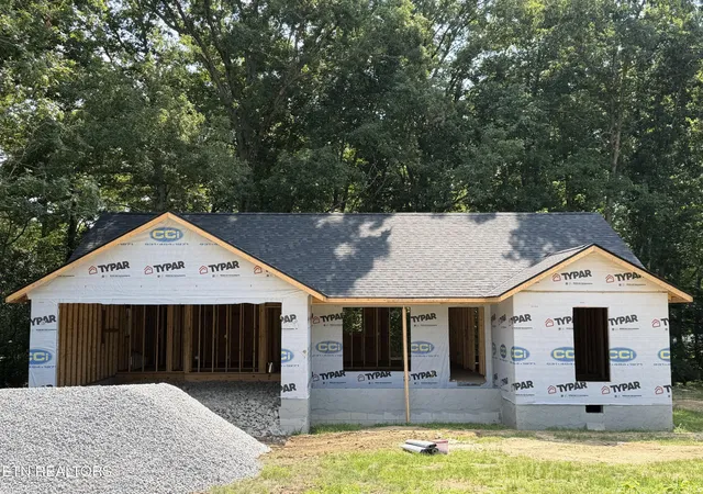1st image of 124 Palmetto Dr, Crossville, TN 38555 | MLS# 1352262