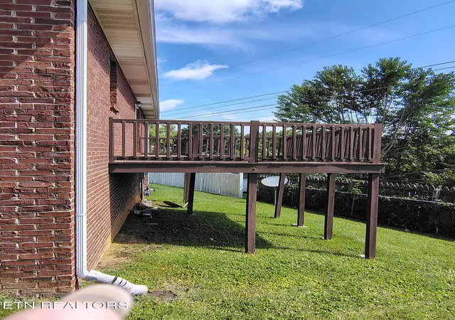 Photo 4 of Single family home for sale at 525 Fan St, Tazewell, TN 37879 | MLS# 1352279 | Listing updated on 2026-08-19
