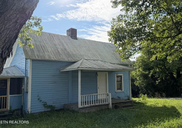 Photo 3 of Single family home for sale at 911 Loop Rd, La Follette, TN 37766 | MLS# 1352418 | Listing updated on 2026-08-20