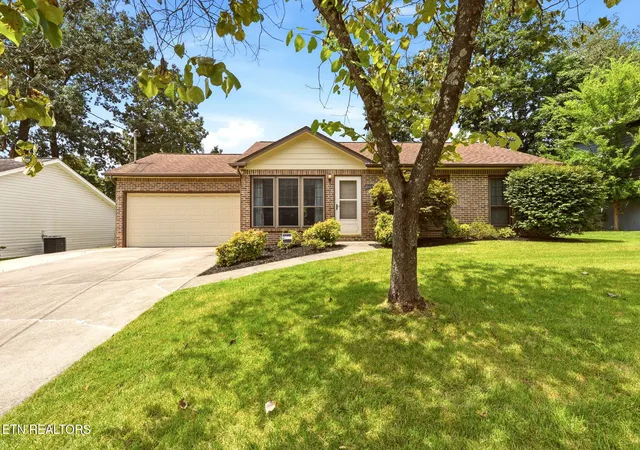 Photo 1 of Sale Pending at 1409 Waynesboro Ln, Knoxville, TN 37923 | MLS# 1352337 | Listing updated on 2026-09-02