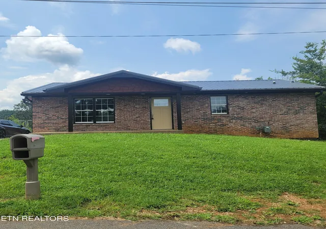 1st image of 709 8th St, Newport, TN 37821 | MLS# 1352320