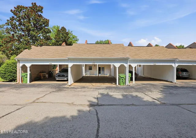 1st image of 1954 Sequoyah Ave, Maryville, TN 37804 | MLS# 1352441