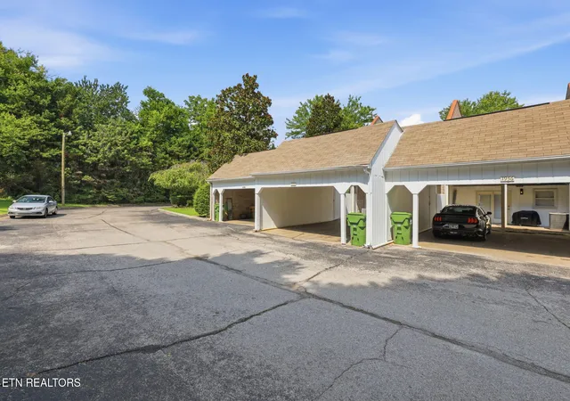 Photo 3 of Condo for sale at 1954 Sequoyah Ave, Maryville, TN 37804 | MLS# 1352441 | Listing updated on 2026-09-24