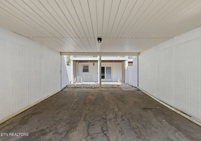 Listing Photo 5 - Condo for sale in building located at 1954 Sequoyah Ave, Maryville, TN 37804
