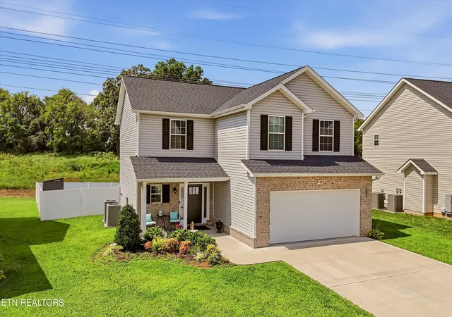 2nd image of 4845 Stoneyhurst Ln, Knoxville, TN 37918 | MLS# 1352383