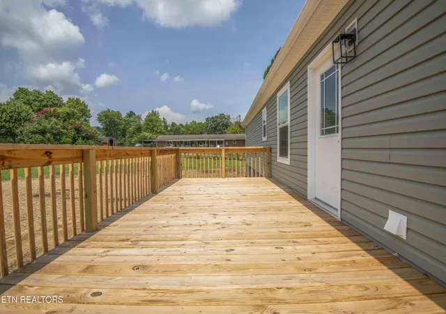 Photo 3 of Sale Pending at 6521 Lambent Ln, Knoxville, TN 37918 | MLS# 1352473 | Listing updated on 2026-08-25