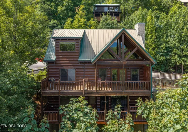 Photo 3 of Single family home for sale at 2053 Settlers Ridge Way, Gatlinburg, TN 37738 | MLS# 1352455 | Listing updated on 2026-08-20