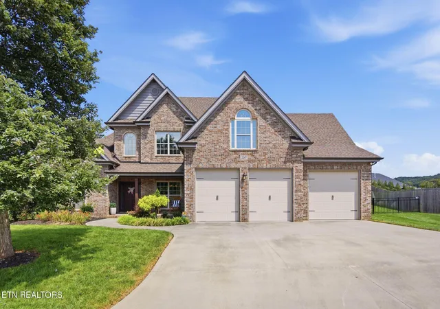 Photo 1 of Single family home for sale at 2247 Muddy Crk Ln, Knoxville, TN 37932 | MLS# 1352489 | Listing updated on 2026-08-20