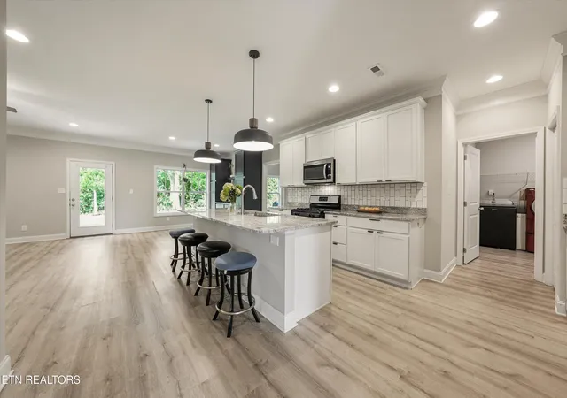Photo 4 of Single family home for sale at 8537 Crk Valley Ln, Knoxville, TN 37931 | MLS# 1352411 | Listing updated on 2026-09-14