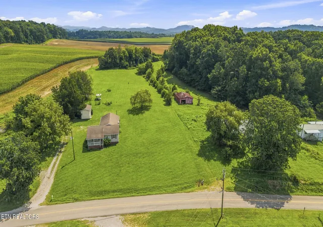 3rd image of 788 Seed Tick Road, Philadelphia, TN 37846 | MLS# 1352437