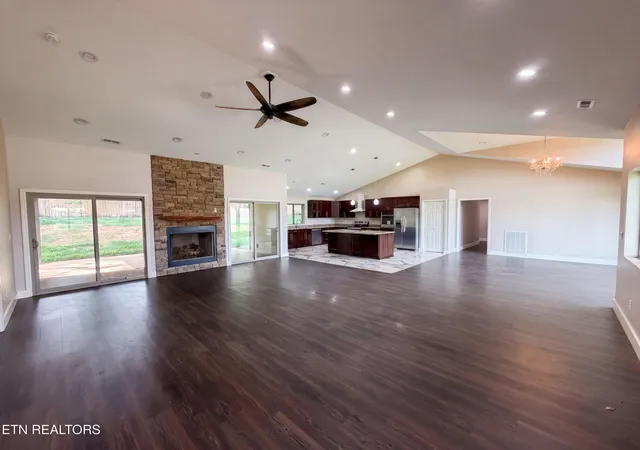 Photo 3 of Single family home for sale at 354 Fairway Dr, Dandridge, TN 37725 | MLS# 1352413 | Listing updated on 2026-09-10