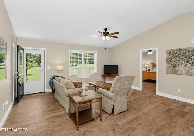 2nd image of 109 Chestnut Ct, Crossville, TN 38555 | MLS# 1352433