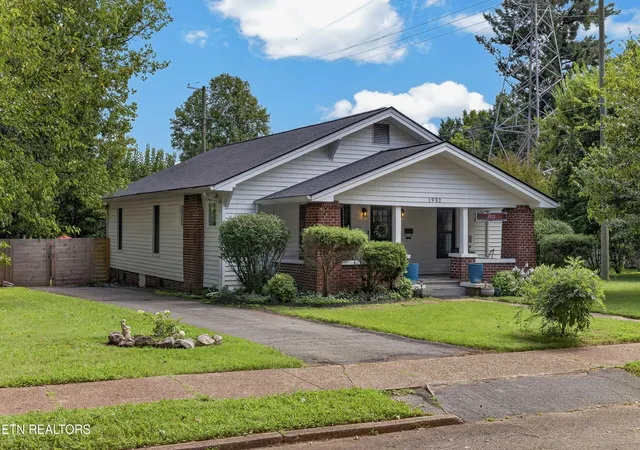 2nd image of 1932 Emoriland Blvd, Knoxville, TN 37917 | MLS# 1352530