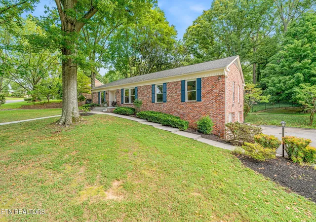 3rd image of 700 Kempton Rd, Knoxville, TN 37909 | MLS# 1352463