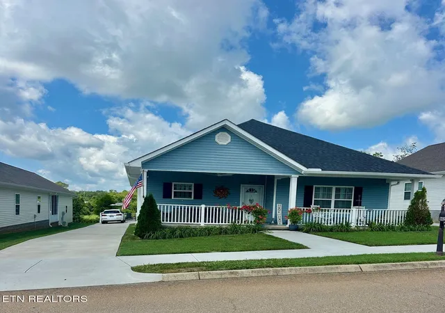 2nd image of 942 Stratford Ave, Sweetwater, TN 37874 | MLS# 1352492