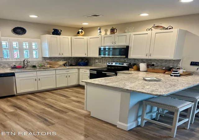 3rd image of 942 Stratford Ave, Sweetwater, TN 37874 | MLS# 1352492