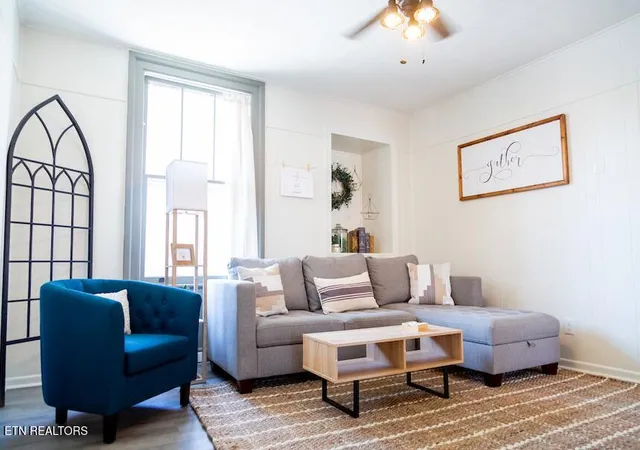 Listing Photo 5 - Condo for sale in building located at 109/115 E Glenwood Ave, Knoxville, TN 37917