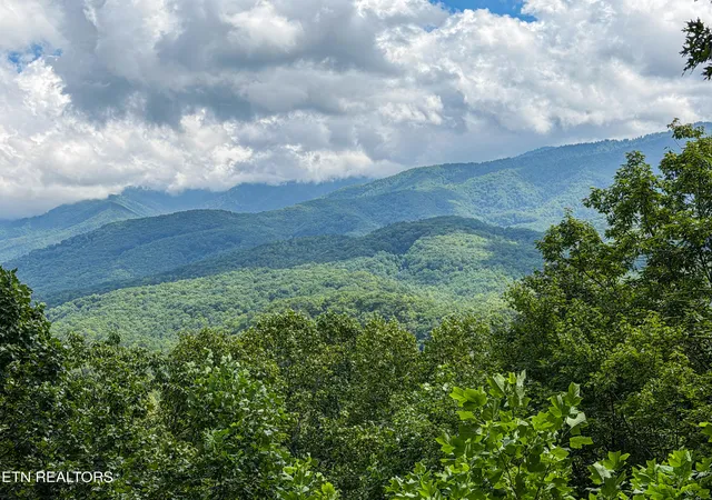 Photo 3 of Single family home for sale at 440 Deer Path Ln, Gatlinburg, TN 37738 | MLS# 1352484 | Listing updated on 2026-08-20