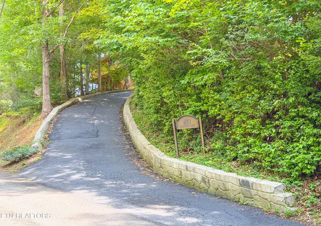 42nd image of 440 Deer Path Ln, Gatlinburg, TN 37738 | MLS# 1352484